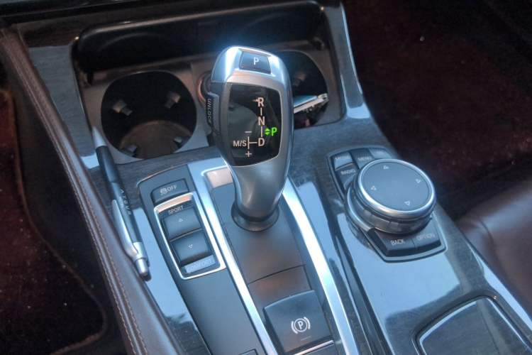 Used BMW 5 Series 2014 525Li Luxury Design Package Gear Lever
