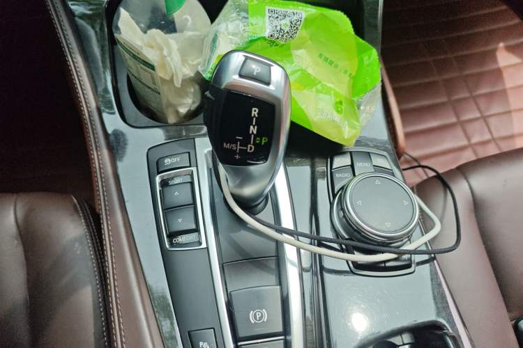 Used BMW 5 Series 2014 525Li Luxury Design Package Gear Lever