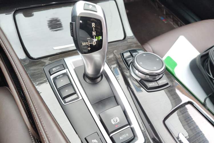 Used BMW 5 Series 2014 525Li Luxury Design Package Gear Lever