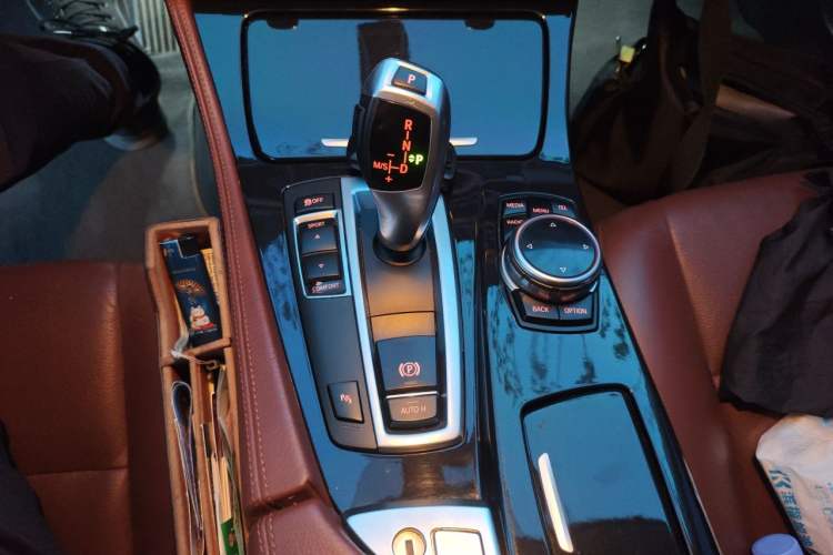 Used BMW 5 Series 2014 520Li Elegant Model Gear Lever