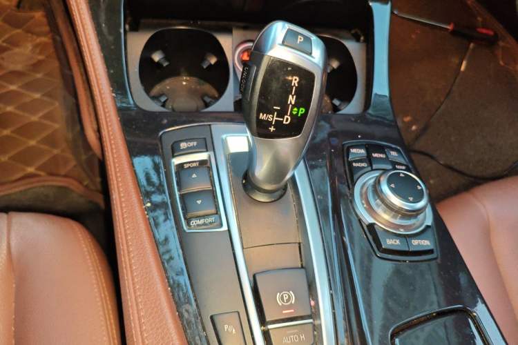 Used BMW 5 Series 2014 520Li Elegant Model Gear Lever