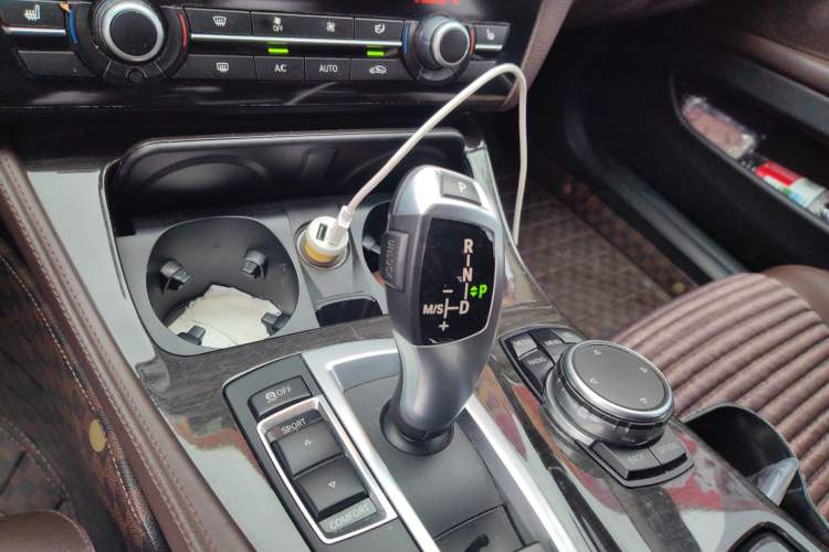Used BMW 5 Series 2014 525Li Luxury Design Package Gear Lever