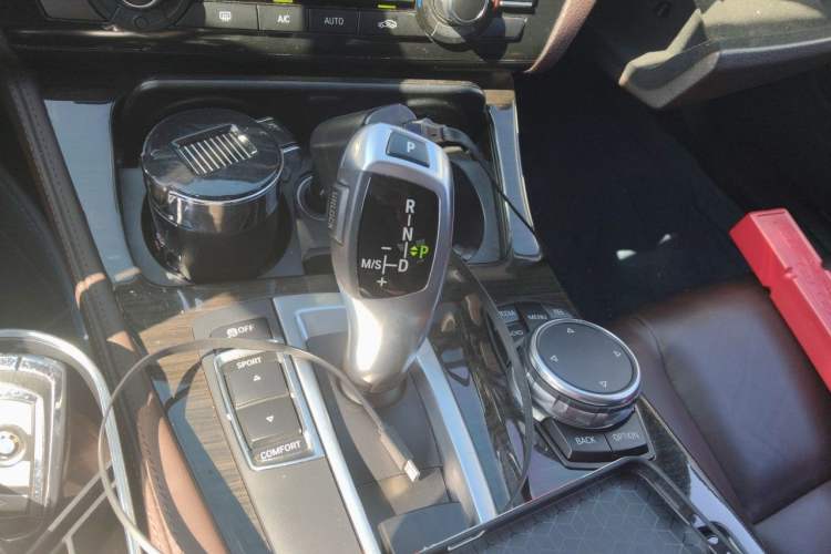 Used BMW 5 Series 2014 525Li Luxury Design Package Gear Lever