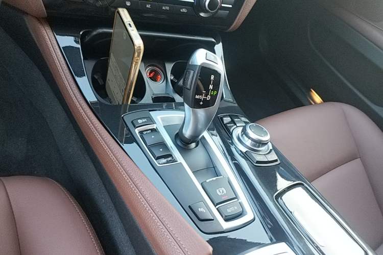 Used BMW 5 Series 2014 520Li Elegant Model Gear Lever
