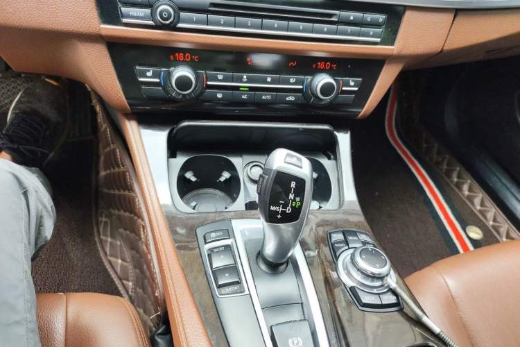 Used BMW 5 Series 2014 525Li Leading Model Gear Lever