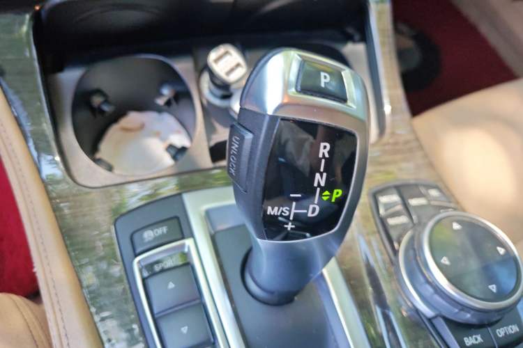 Used BMW 5 Series 2014 525Li Luxury Design Package Gear Lever