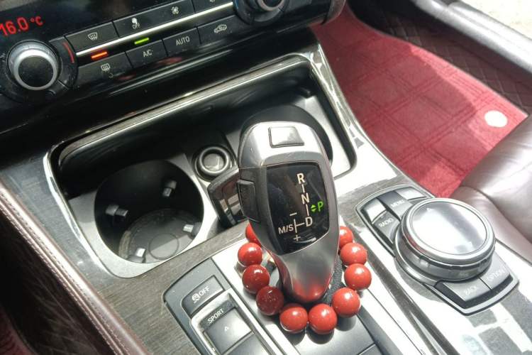 Used BMW 5 Series 2014 525Li Luxury Design Package Gear Lever