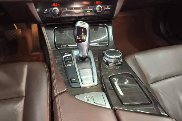 Used BMW 5 Series 2014 525Li Luxury Design Package Gear Lever