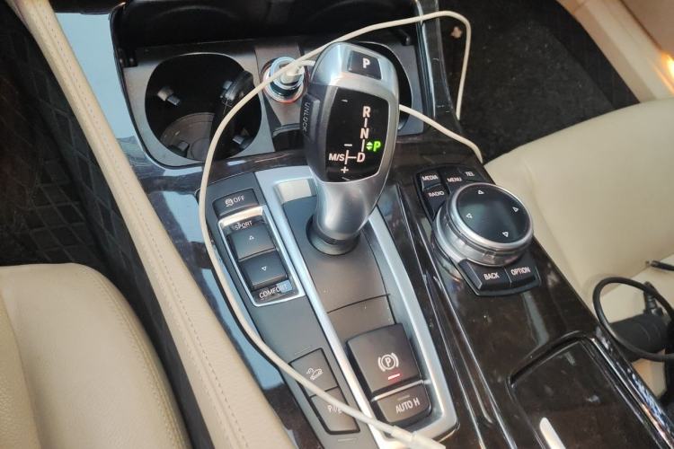 Used BMW 5 Series 2014 528Li xDrive Premium Edition Gear Lever