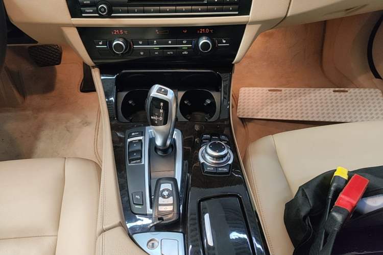 Used BMW 5 Series 2014 525Li Leading Model Gear Lever
