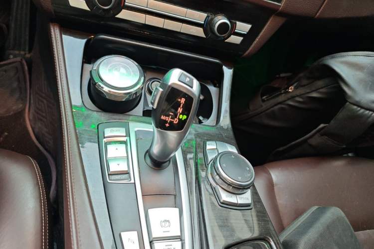 Used BMW 5 Series 2014 525Li Luxury Design Package Gear Lever