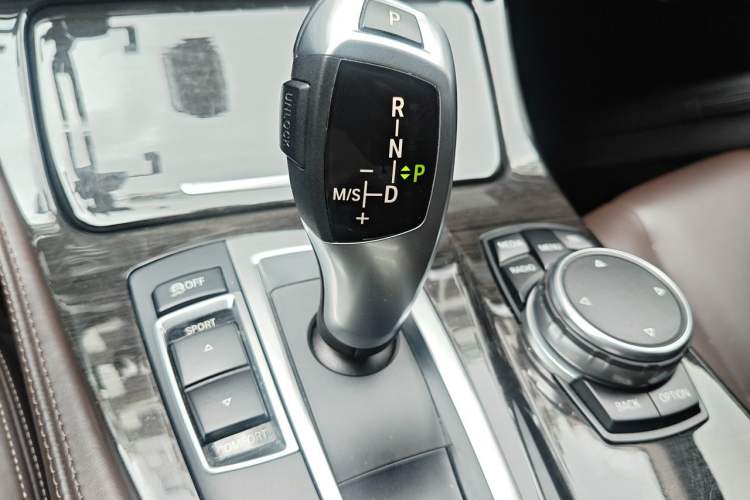 Used BMW 5 Series 2014 525Li Luxury Design Package Gear Lever