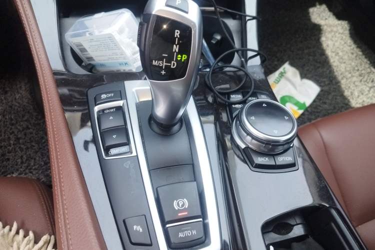 Used BMW 5 Series 2014 528Li Leading Model Gear Lever