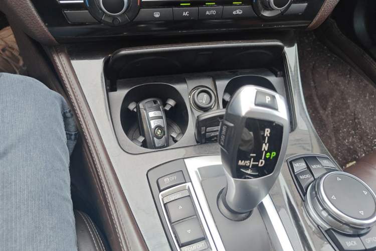 Used BMW 5 Series 2014 525Li Luxury Design Package Gear Lever