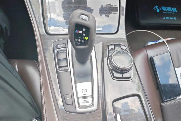 Used BMW 5 Series 2014 525Li Luxury Design Package Gear Lever