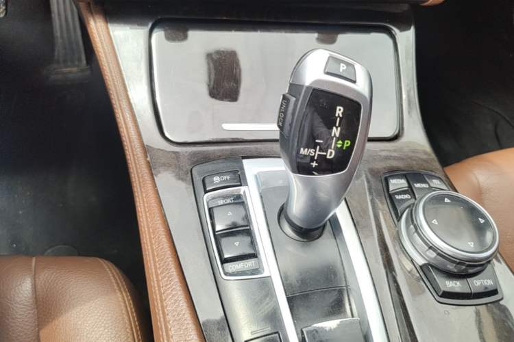Used BMW 5 Series 2014 528Li xDrive Premium Edition Gear Lever