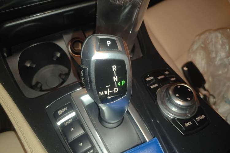 Used BMW 5 Series 2014 520Li Elegant Model Gear Lever