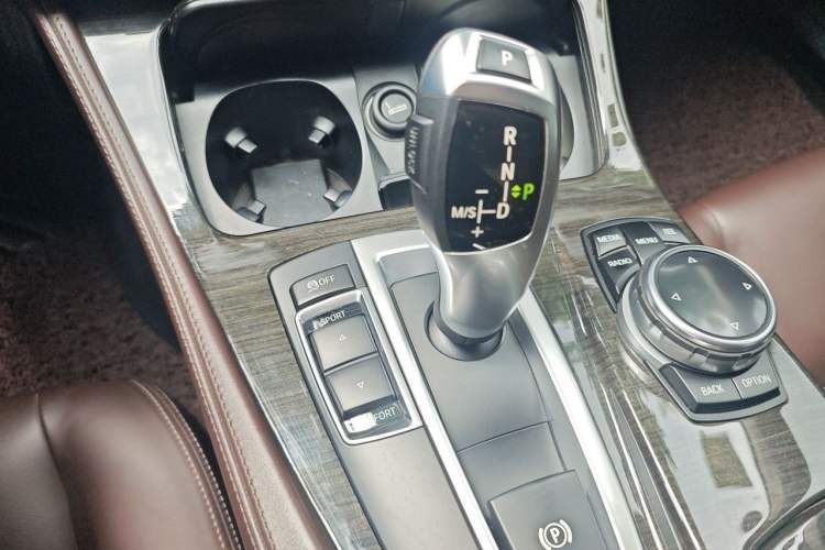 Used BMW 5 Series 2014 525Li Luxury Design Package Gear Lever