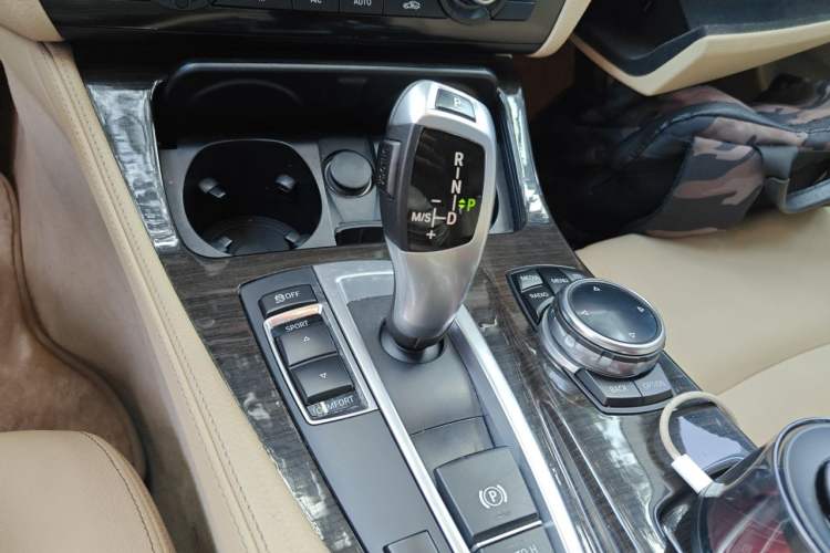 Used BMW 5 Series 2014 525Li Luxury Design Package Gear Lever
