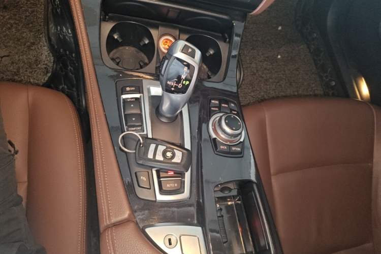 Used BMW 5 Series 2014 520i Elegant Edition Gear Lever