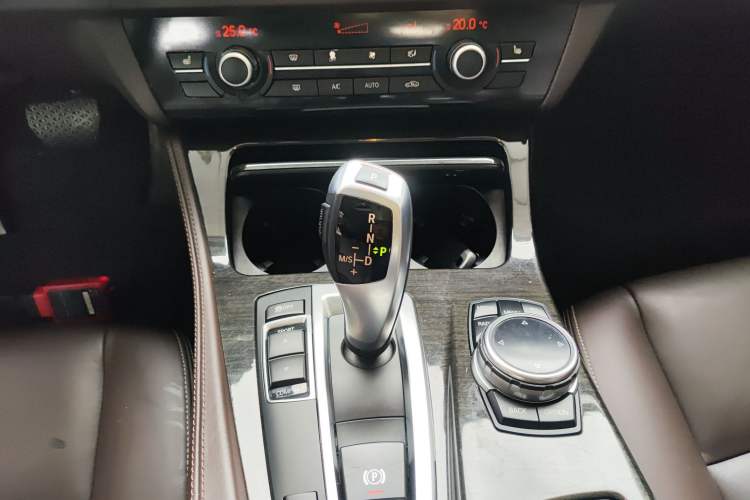 Used BMW 5 Series 2014 525Li Luxury Design Package Gear Lever