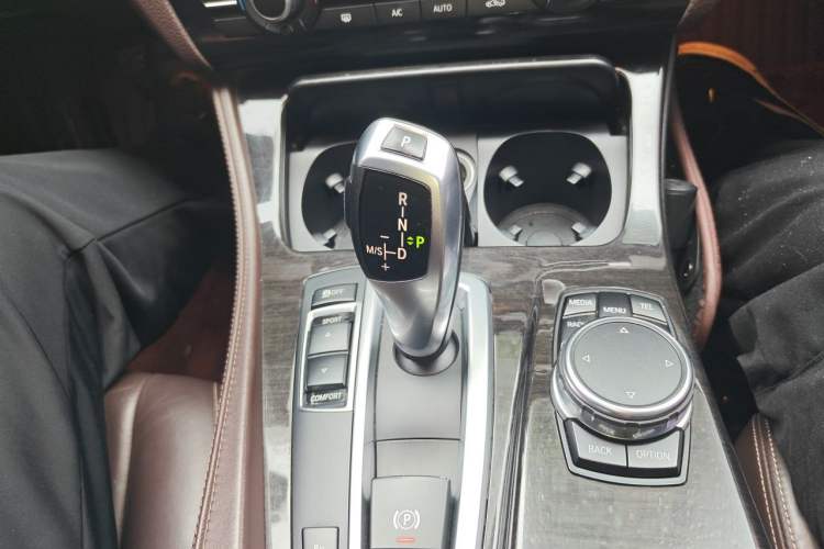 Used BMW 5 Series 2014 525Li Luxury Design Package Gear Lever