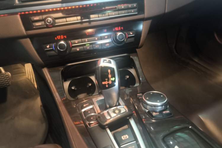 Used BMW 5 Series 2014 525Li Luxury Design Package Gear Lever
