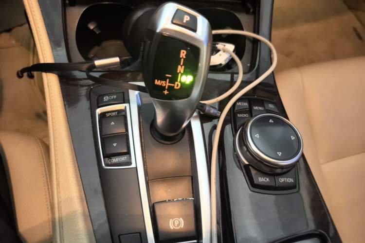 Used BMW 5 Series 2014 535Li Leading Model Gear Lever