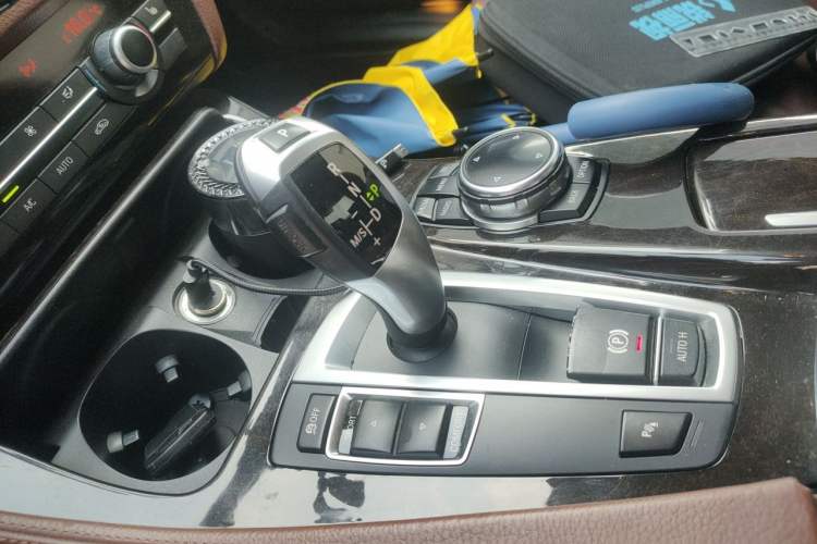 Used BMW 5 Series 2014 528Li Leading Model Gear Lever