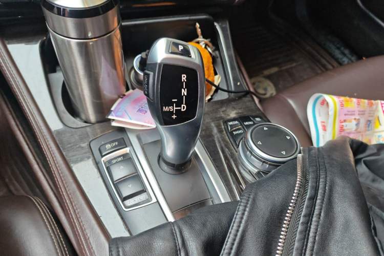 Used BMW 5 Series 2014 525Li Luxury Design Package Gear Lever