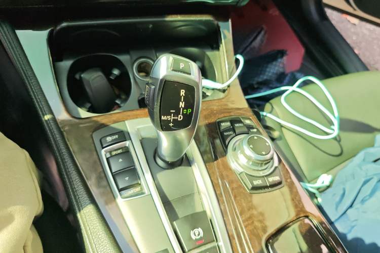 Used BMW 5 Series 2014 525Li Leading Model Gear Lever
