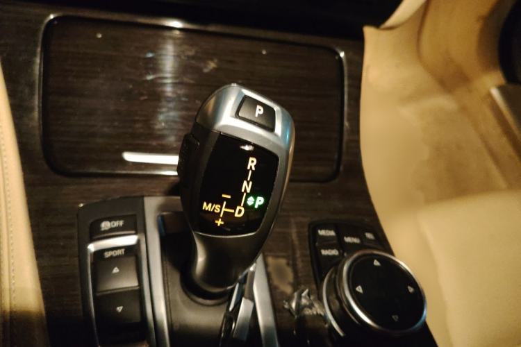 Used BMW 5 Series 2014 525Li Luxury Design Package Gear Lever