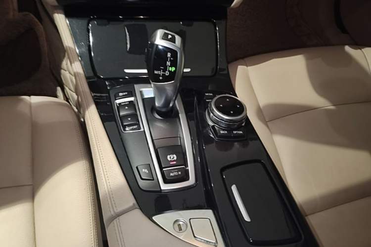 Used BMW 5 Series 2014 520Li Elegant Model Gear Lever