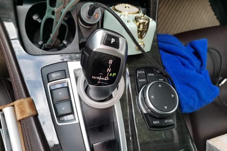 Used BMW 5 Series 2014 525Li Luxury Design Package Gear Lever