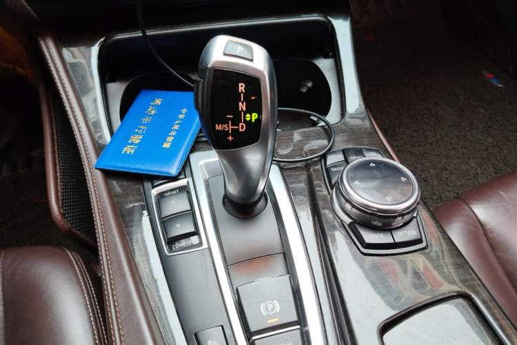 Used BMW 5 Series 2014 525Li Luxury Design Package Gear Lever