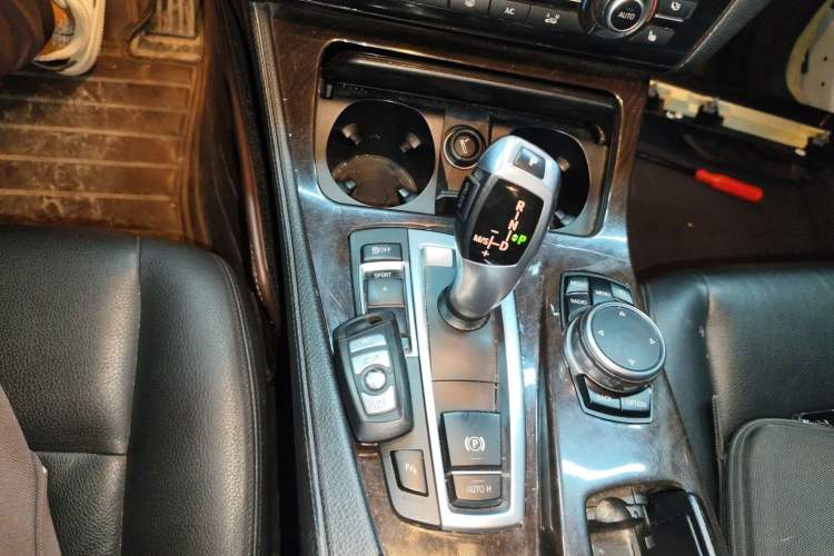Used BMW 5 Series 2014 528Li Leading Model Gear Lever