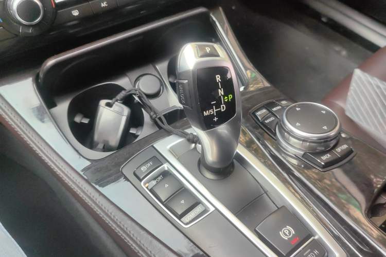 Used BMW 5 Series 2014 525Li Luxury Design Package Gear Lever