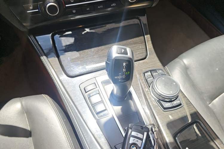 Used BMW 5 Series 2014 525Li Luxury Design Package Gear Lever