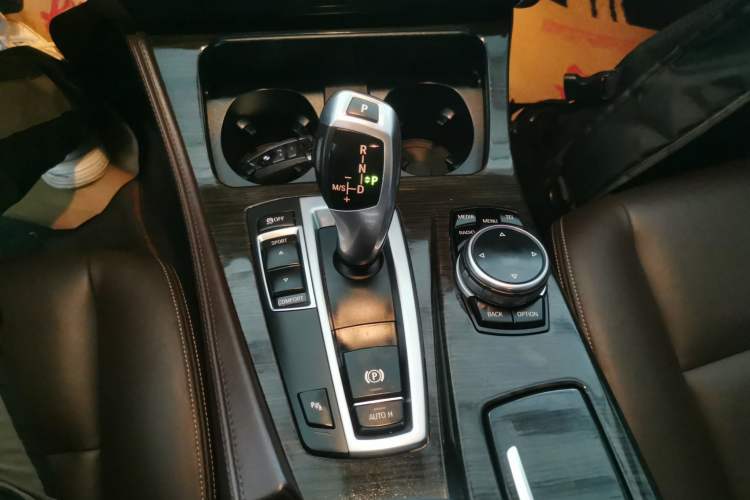 Used BMW 5 Series 2014 525Li Luxury Design Package Gear Lever