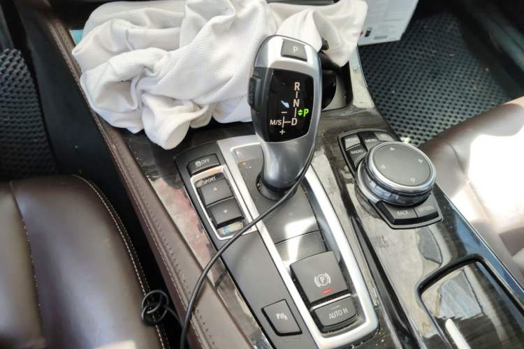 Used BMW 5 Series 2014 525Li Luxury Design Package Gear Lever