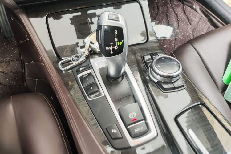 Used BMW 5 Series 2014 525Li Luxury Design Package Gear Lever