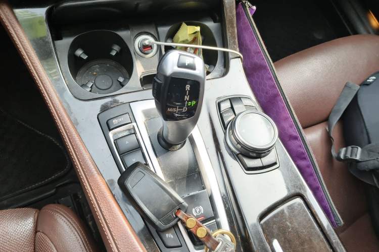Used BMW 5 Series 2014 535Li Leading Model Gear Lever