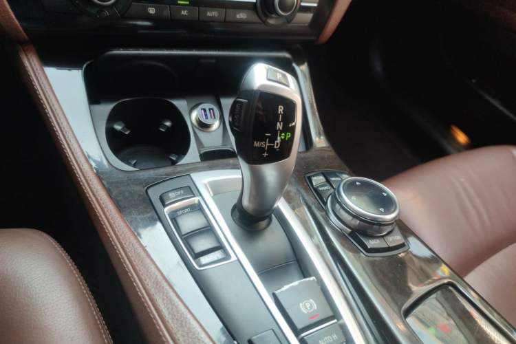 Used BMW 5 Series 2014 528Li Leading Model Gear Lever