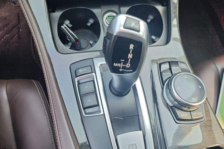 Used BMW 5 Series 2014 525Li Luxury Design Package Gear Lever