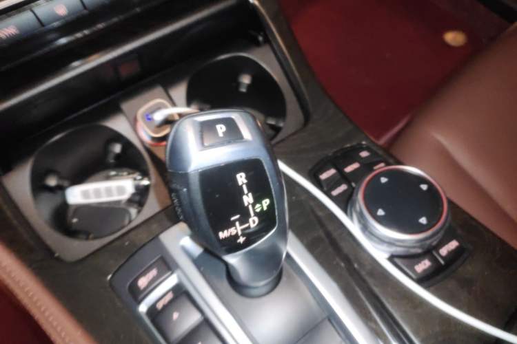 Used BMW 5 Series 2014 535Li Leading Model Gear Lever