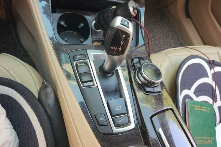 Used BMW 5 Series 2014 525Li Luxury Design Package Gear Lever