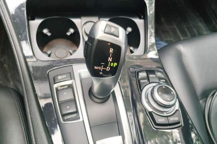 Used BMW 5 Series 2014 520i Elegant Edition Gear Lever