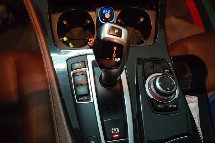 Used BMW 5 Series 2014 520i Elegant Edition Gear Lever