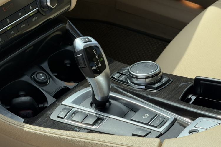 Used BMW 5 Series 2014 525Li Luxury Design Package Gear Lever