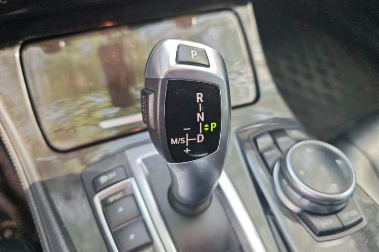 Used BMW 5 Series 2014 530Li Leading Model Gear Lever